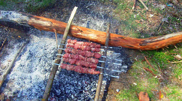Мангал з гілок