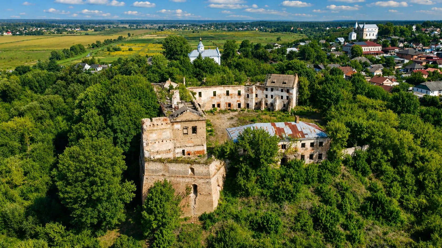 Клеванський замок руїни