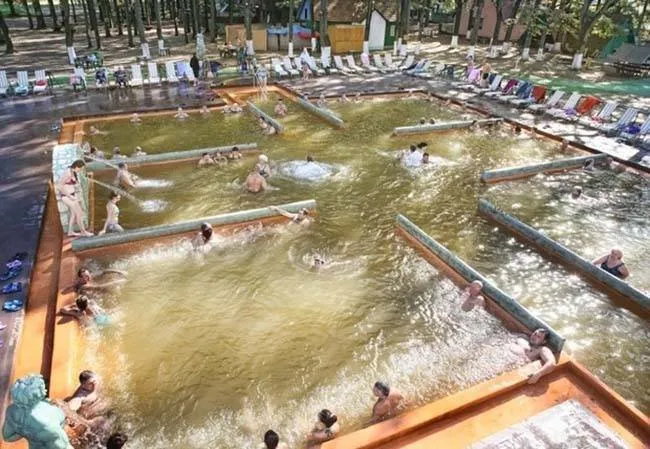 Лікувально-оздоровчий комплекс "Латориця"