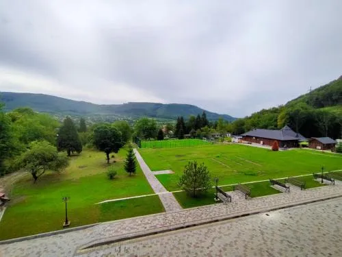 Лікувально-оздоровчий комплекс "Латориця"