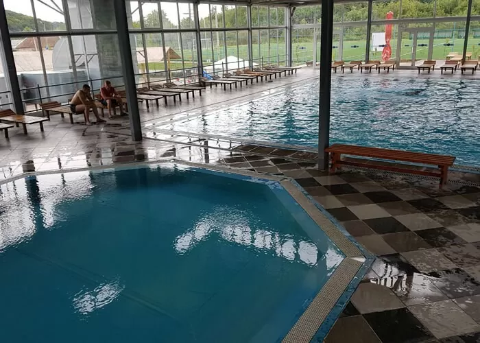 Солотвино — термальні джерела та соляні купальні