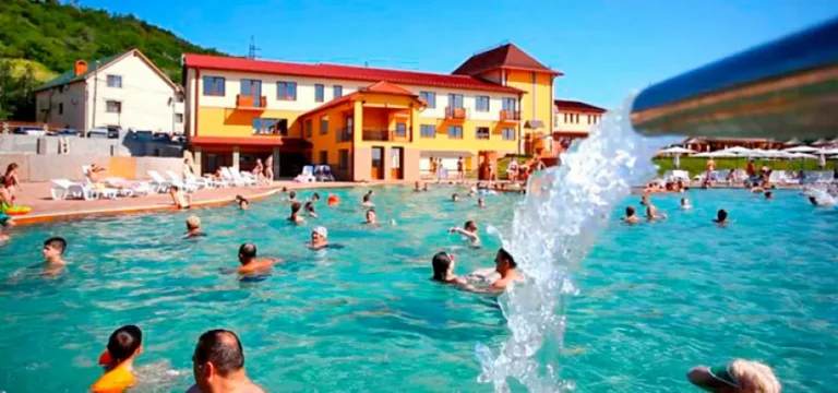 Термальні води Берегово