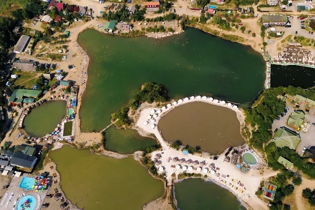 Солотвино — термальні джерела та соляні купальні