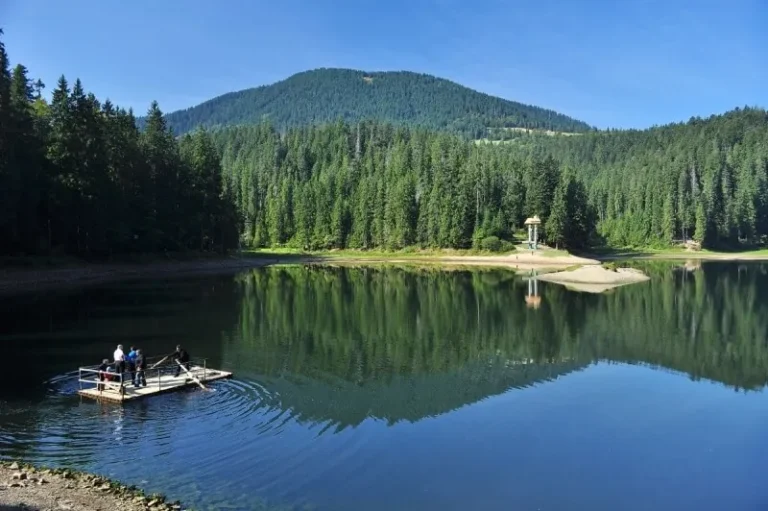 Озеро Синевир, Закарпаття — «Морське Око» Карпат для сімейного відпочинку