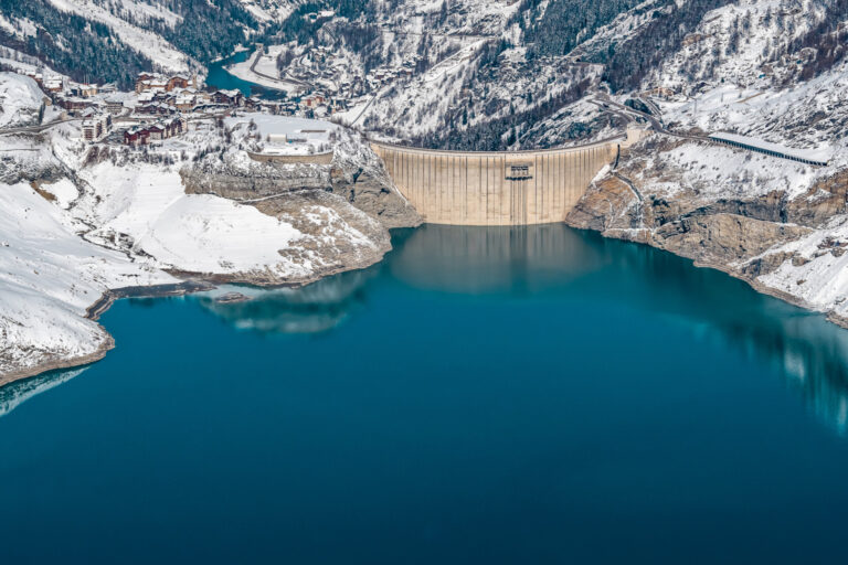 Курорт Тінь та штучне озеро Шевріл