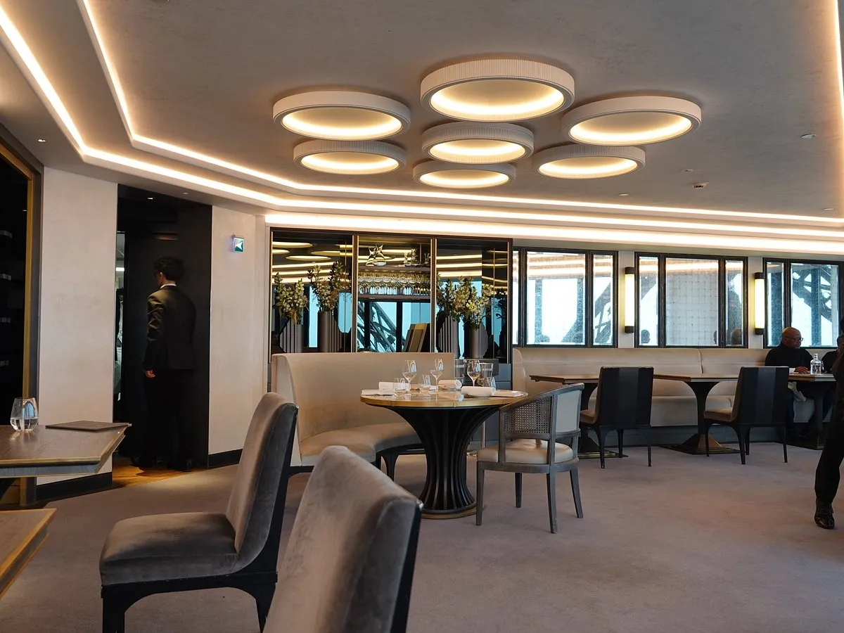 Le Jules Verne