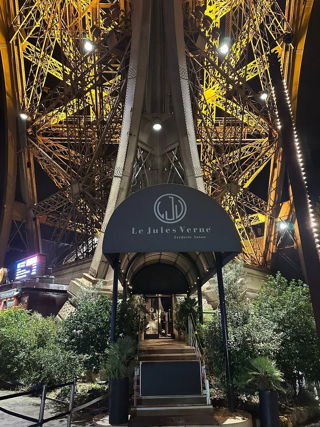 Le Jules Verne