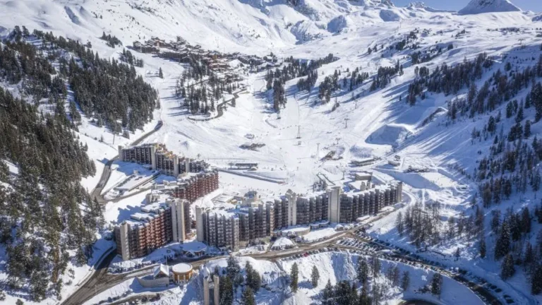 Курорт Ла-Плань: де сніг робить тебе щасливим