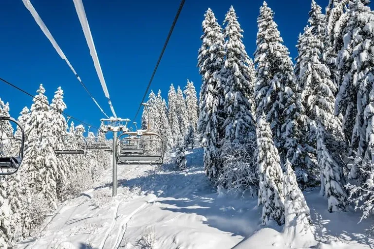 La Clusaz в горах Альп