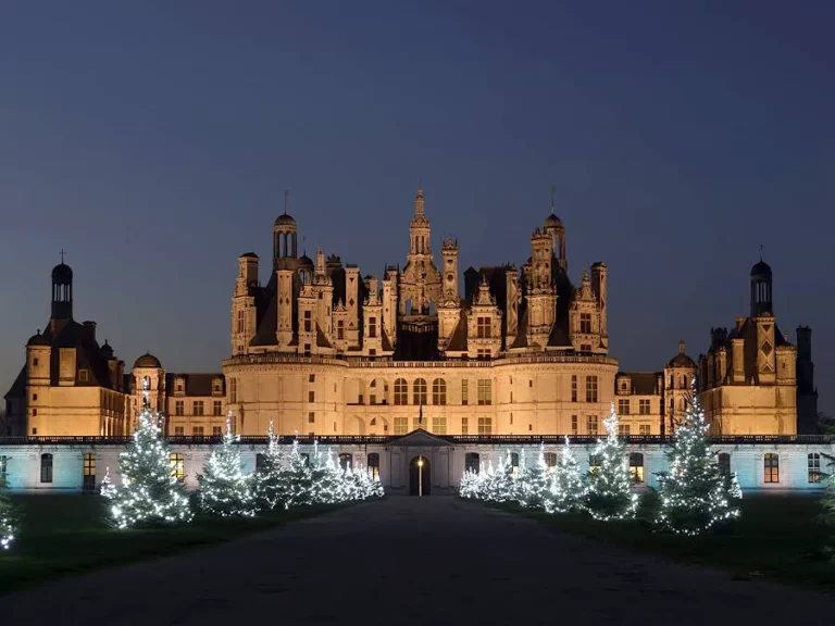 Замок Шеверні — резиденція елегантності