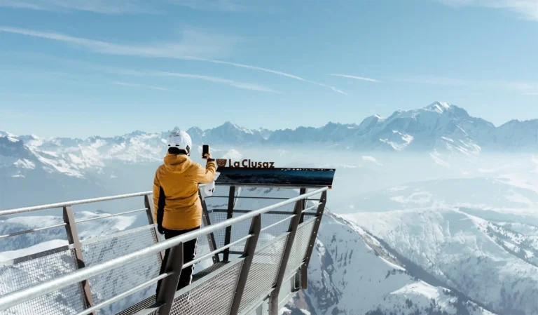 Що можна відвідати поруч із La Clusaz