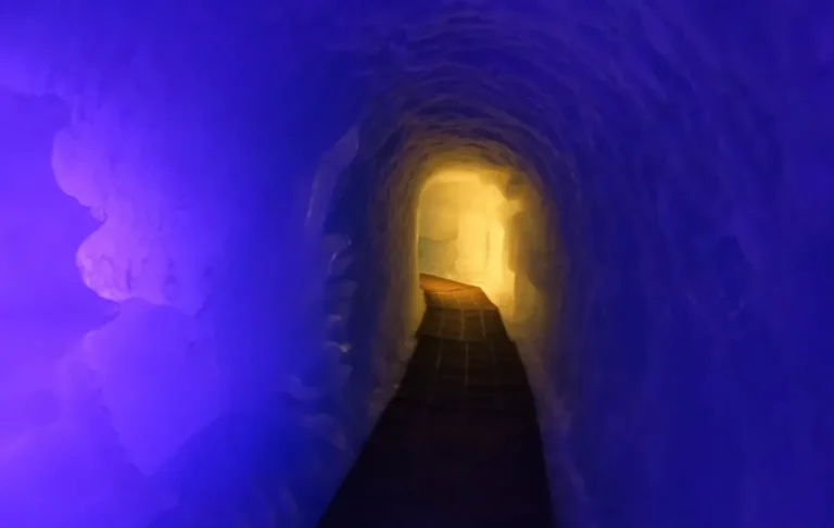 Природні особливості льодовика Mont de Lans у Франції