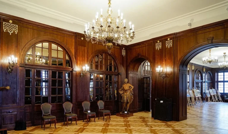 Вишнівецький палац на Тернопільщині