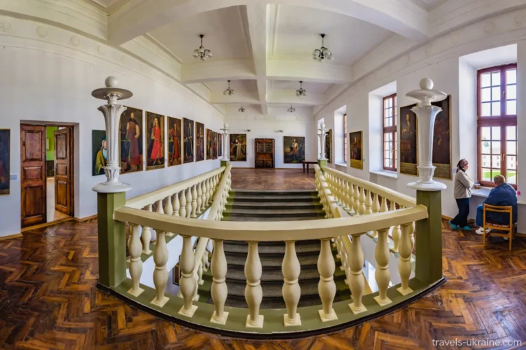 Вишнівецький палац , мистецька галерея
