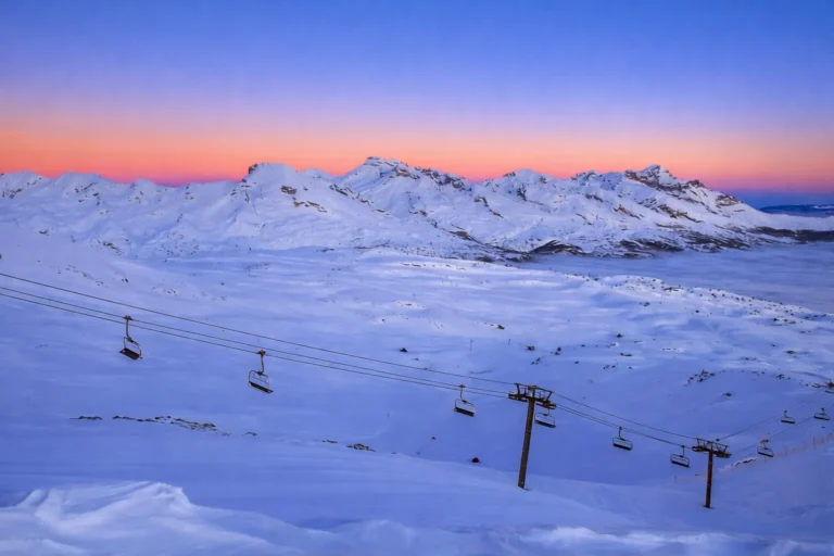 La Joue du Loup, зимовий пейзаж на заході сонця