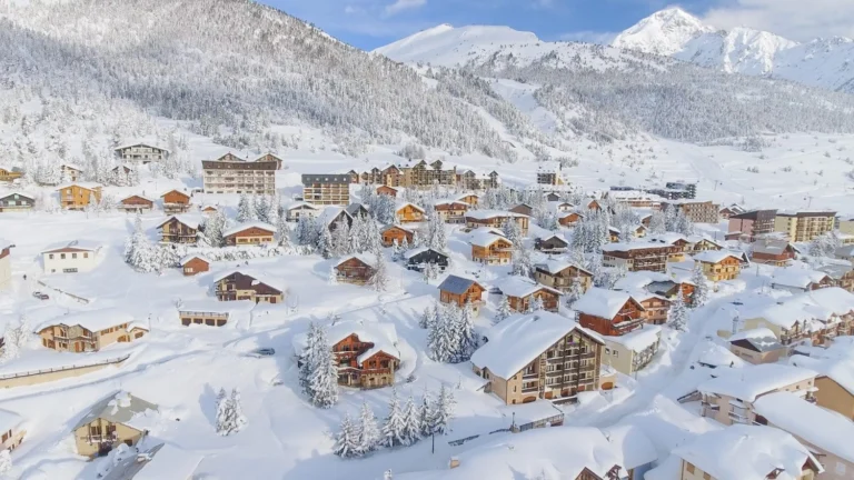 Montgenèvre - де історія Альп Франції поєднується з сучасним катанням