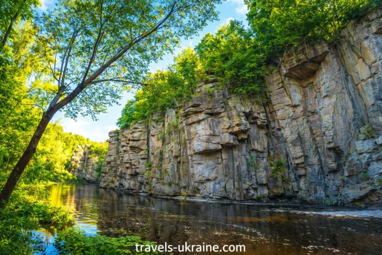 Буцьки́й каньйон на Черкащині