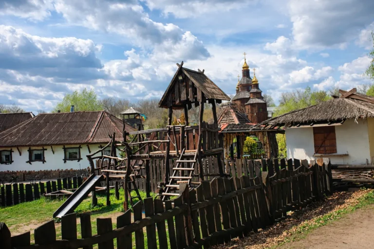 Дикий хутір, Холодний Яр