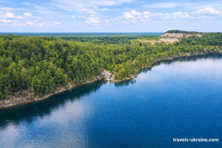 кар’єрне озеро біля Коростеня