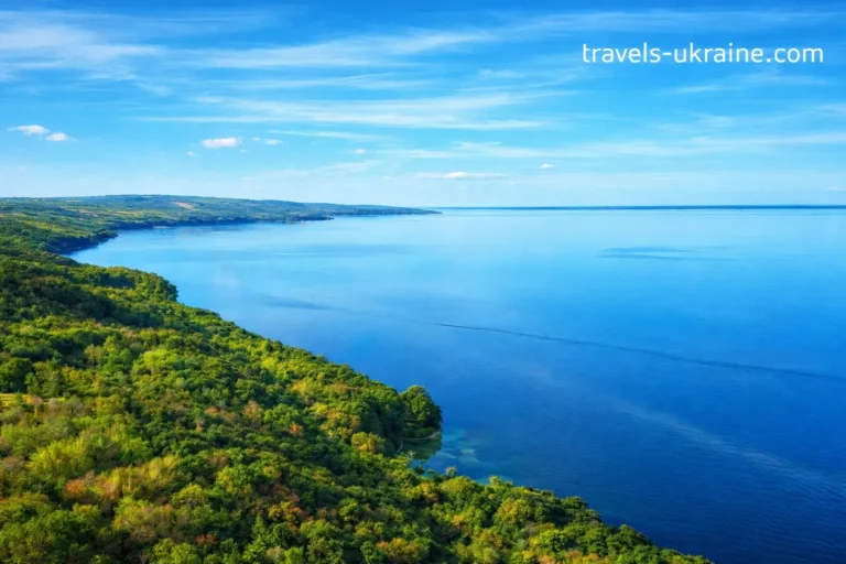 Озеро Бучак серед лісів України
