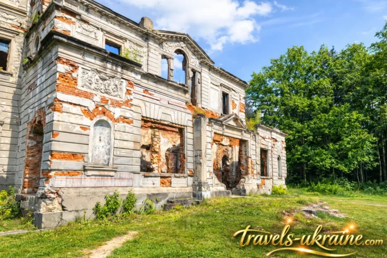 Палац-руїни Терещенків на Житомирщини