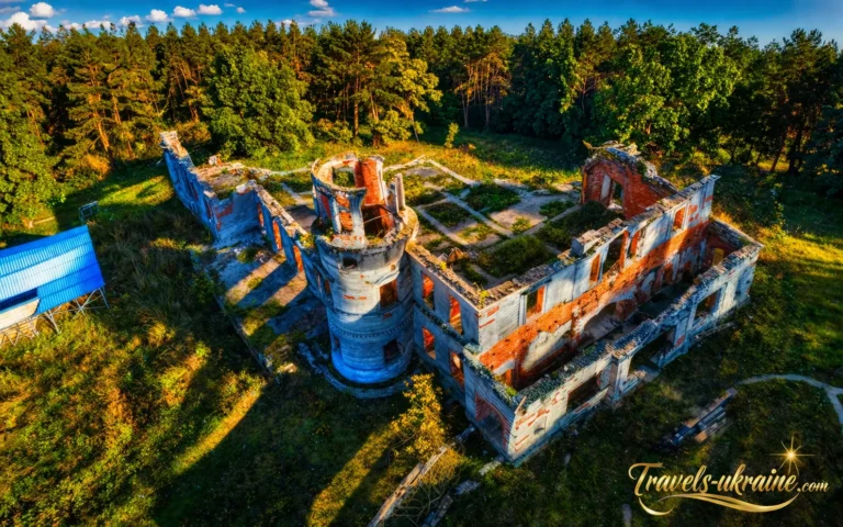 Село Дениші: Місце, де Зустрічаються Історія та Пригоди