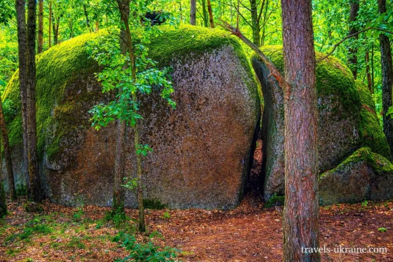 Камінне село: містичне місце серед лісів Полісся