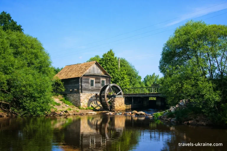 Поліський заповідник,водяний млин на річці