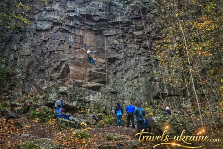 Альпінізм у селі Дениші