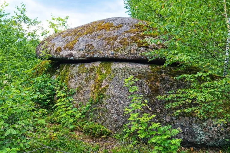 Камінне село Житомирської області