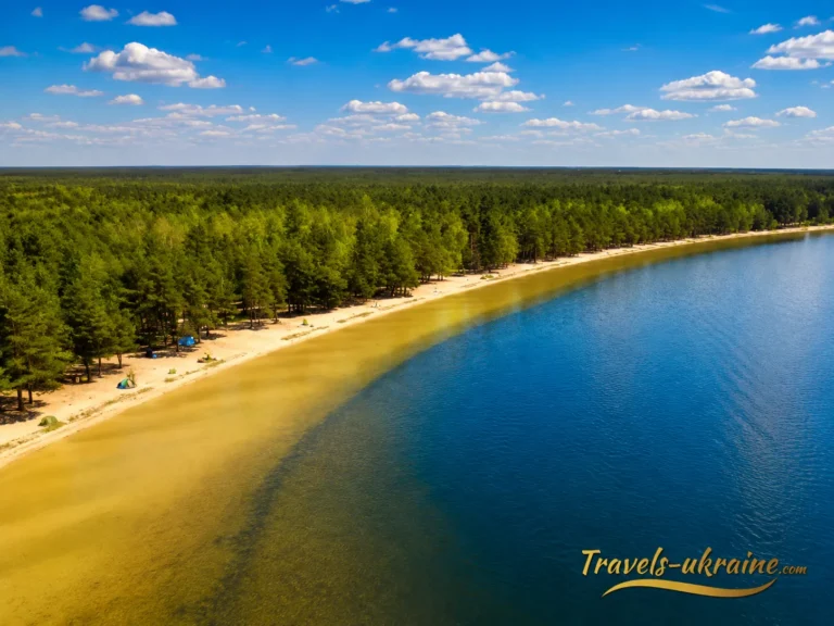 Біле озеро: де прозора вода і поліська тиша