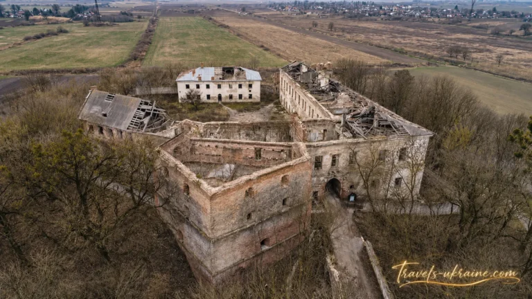 Клеванський замок-руїни: історичні потрясіння і байдужість