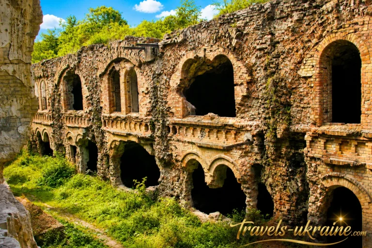 Тараканівський форт, де історія дихає крізь старі мури
