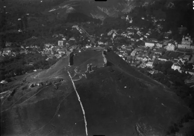 Аерозйомка Замкової гори в Кременці, 1927 рік