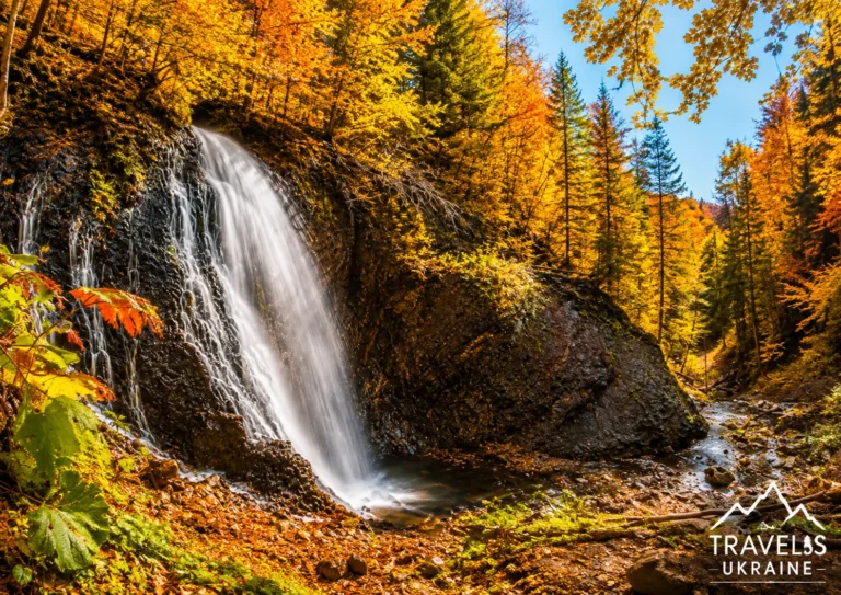 Женецький водоспад восени