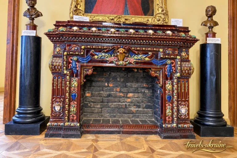 Камін львівського палацу Потоцьких